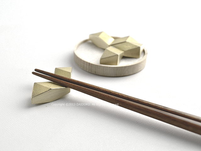 箸置き 箱根駅伝 FUTAGAMI 閃光 真鍮 フタガミ ゴールドカラー 非売品 箸置き 箱根駅伝 FUTAGAMI 閃光 真鍮 フタガミ ゴールドカラー 非売品