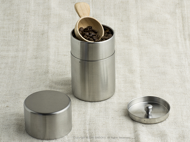 作家が作った木のコーヒーメジャー1杯分