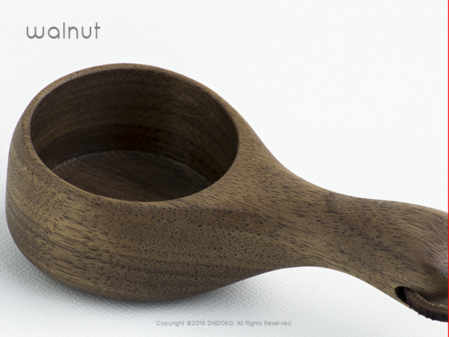 作家が作った木のコーヒーメジャーハンドルウォルナット