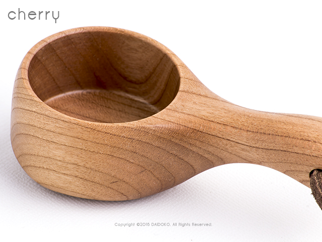 作家が作った木のコーヒーメジャーハンドルチェリー