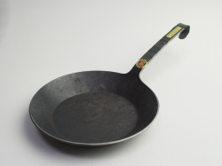 turk（ターク）【鉄製クラシックフライパン24cm