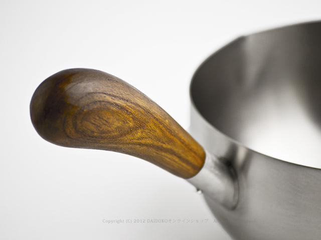 工房アイザワ 片手鍋 両口つき ミルクパン 15cm 1903 工房アイザワ 両口付ミルクパン 木柄手造り 15cm （ aizawa ステンレス ガス火専用 日本製 ミルクパン 片手鍋 片手なべ 両口鍋 小鍋  ソースパン 木柄 ）